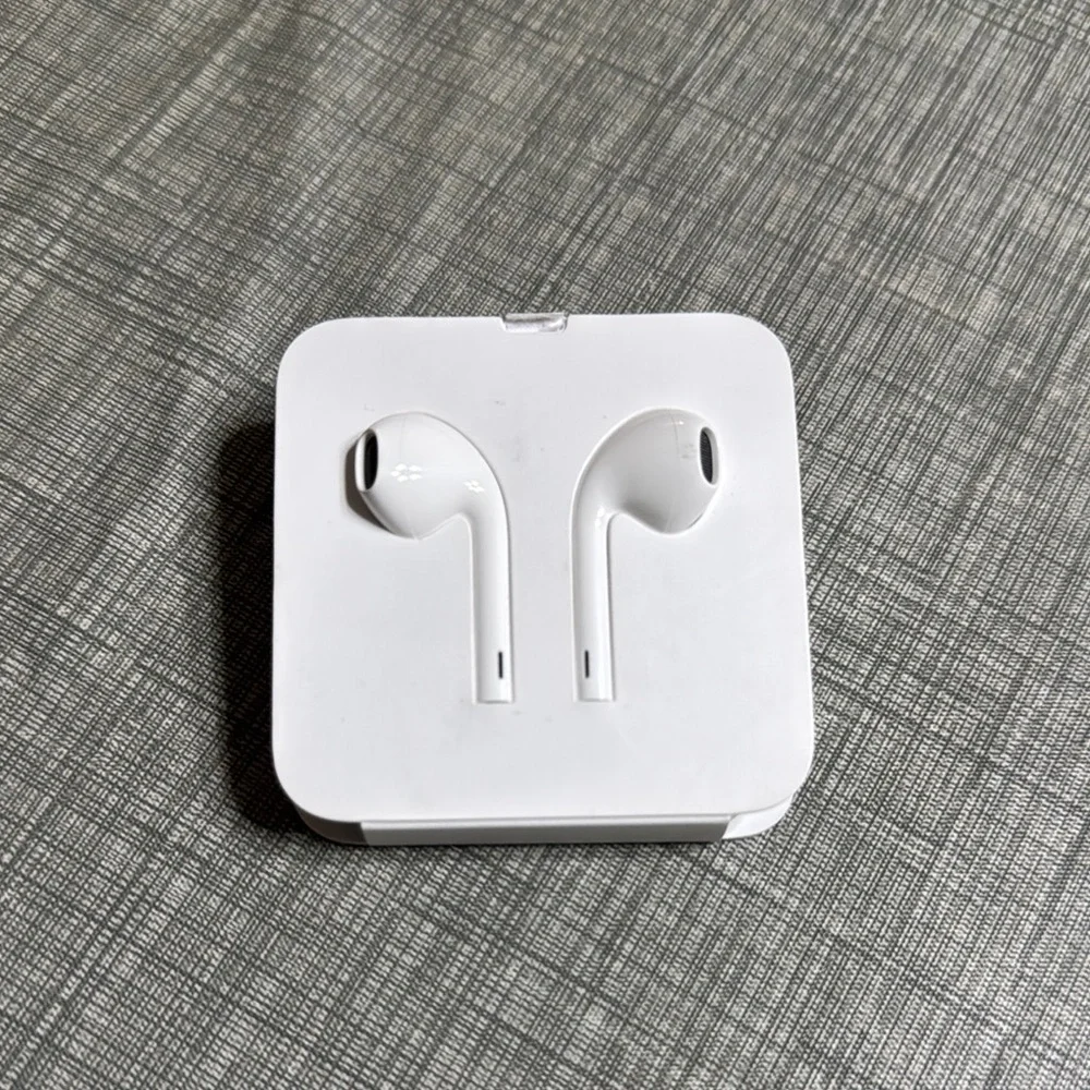 Apple IPhone Authentic Earbuds